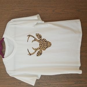 Stretch tshirt with leopard buck
